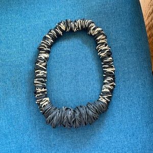 Rubberband necklace